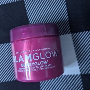 Glam glow berryglow probiotic mask